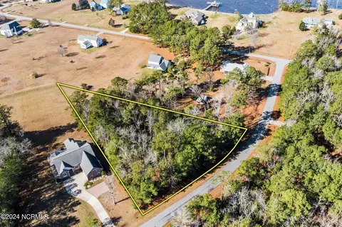 123 Little Creek Dr, Havelock, NC 28532