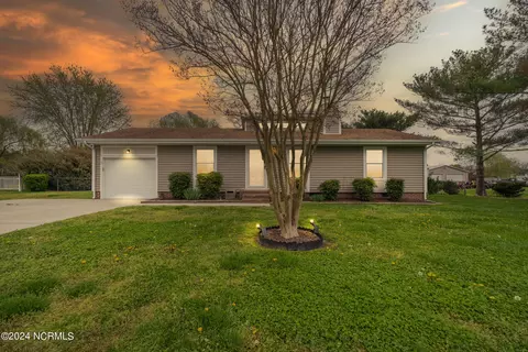 206 Sample Dr, Elizabeth City, NC 27909