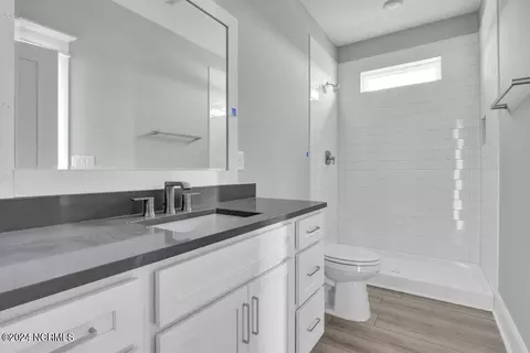 Bath - 110 Key Largo Dr, Hampstead, NC 28443 photo 3 of 6