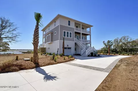 Exterior - 110 Key Largo Dr, Hampstead, NC 28443 photo 18 of 21