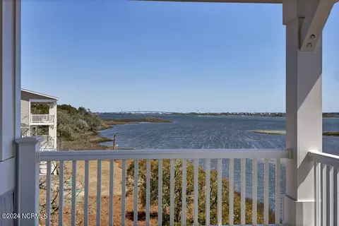 Exterior - 110 Key Largo Dr, Hampstead, NC 28443 photo 5 of 21