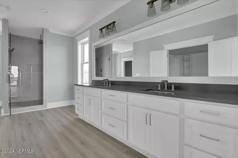 Bath - 110 Key Largo Dr, Hampstead, NC 28443 photo 1 of 6