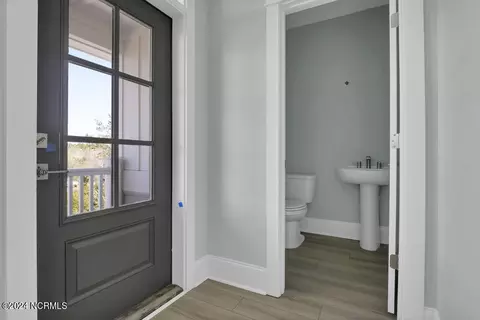 Bath - 110 Key Largo Dr, Hampstead, NC 28443 photo 6 of 6