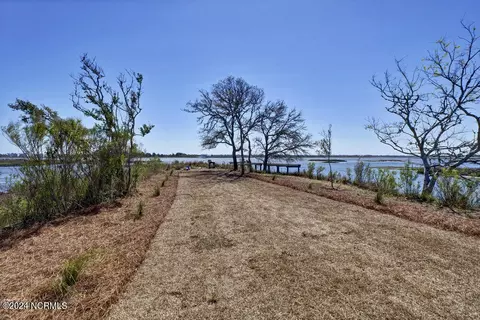 Exterior - 110 Key Largo Dr, Hampstead, NC 28443 photo 16 of 21