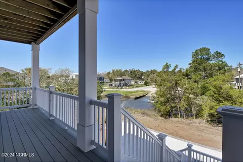 Exterior - 110 Key Largo Dr, Hampstead, NC 28443 photo 13 of 21