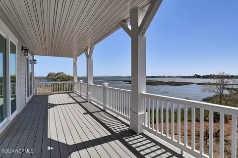 Exterior - 110 Key Largo Dr, Hampstead, NC 28443 photo 8 of 21