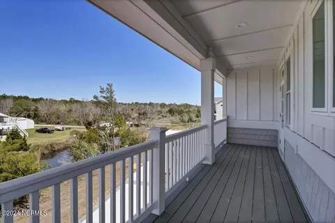 Exterior - 110 Key Largo Dr, Hampstead, NC 28443 photo 11 of 21