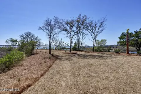 Exterior - 110 Key Largo Dr, Hampstead, NC 28443 photo 15 of 21