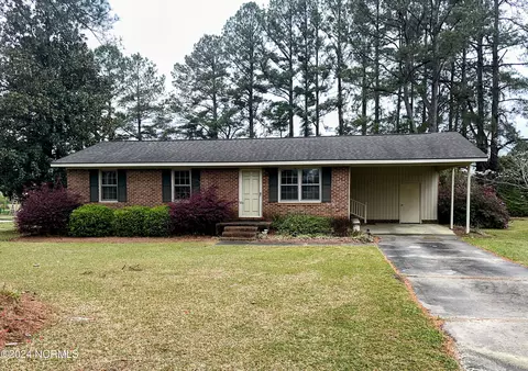 709 N Oak St, Chadbourn, NC 28431