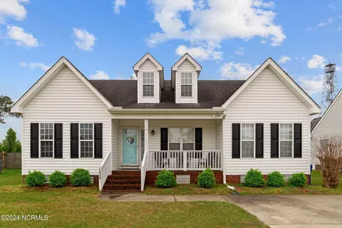 1224 Quarterpath Dr, Winterville, NC 28590