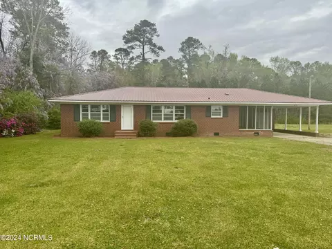 4575 Sam Potts Hwy, Hallsboro, NC 28442