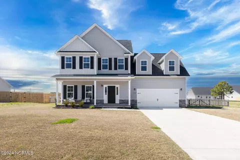 325 White Dove Dr, Hubert, NC 28539