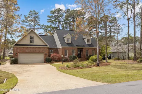 900 Lord Granville Dr, Morehead City, NC 28557