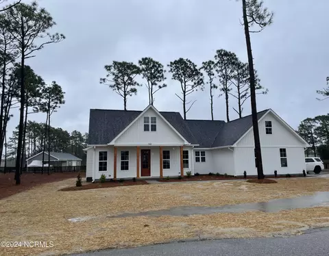 100 Pine Lake Rd, Cape Carteret, NC 28584
