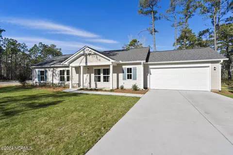 950 Downing Rd, Boiling Spring Lakes, NC 28461