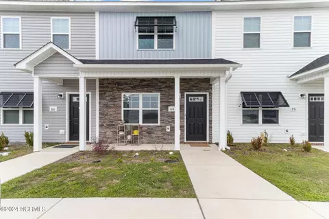 68 Catalina Cir, Swansboro, NC 28584
