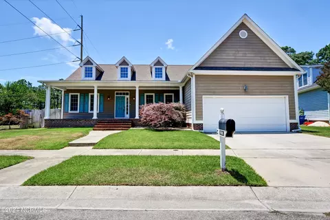 908 Upper Reach Dr, Wilmington, NC 28409