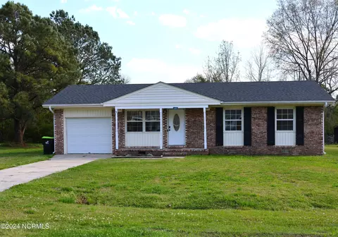 111 Butternut Ln, Jacksonville, NC 28540