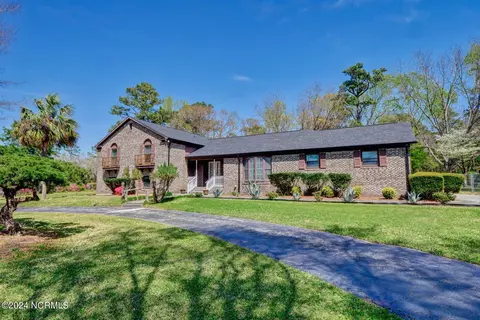 417 Edgewater Club Rd, Wilmington, NC 28411