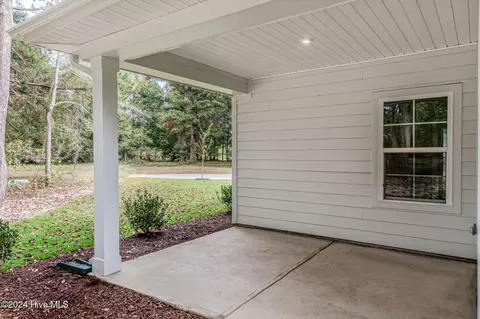 Exterior - 189 Cherry Laurel Dr, Wallace, NC 28466 photo 5 of 9