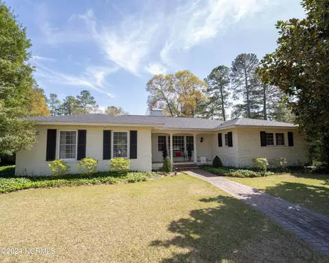1705 Greenwood St, Elizabethtown, NC 28337