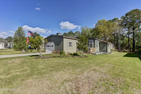 411 Quartermaster Ct, Hampstead, NC 28443 photo 2