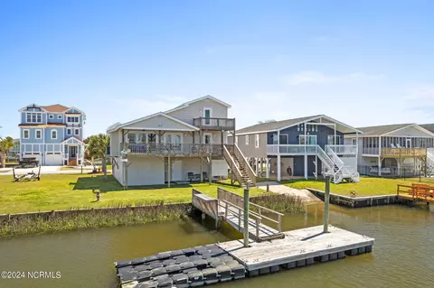 73 Fairmont St, Ocean Isle Beach, NC 28469