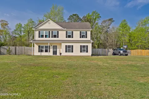 107 Lewis Humphrey Ln, Hubert, NC 28539