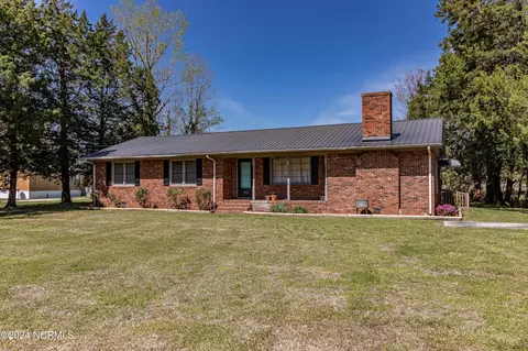 1760 Institute Rd, Kinston, NC 28504