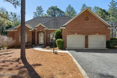 24 Deerwood Ln, Pinehurst, NC 28374