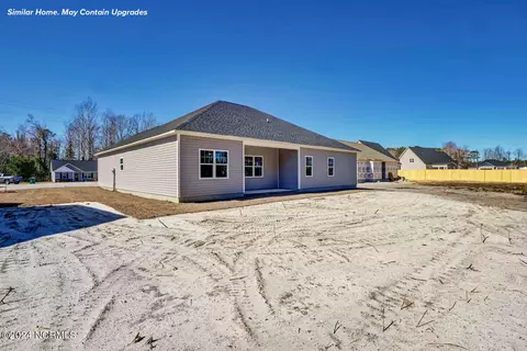 Exterior - 835 Cooke Dr, Hubert, NC 28539 photo 4 of 5