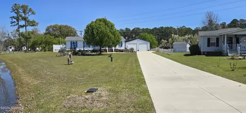 102 Ocean Spray Dr, Cedar Point, NC 28584 photo 4
