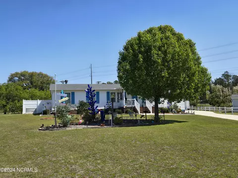 102 Ocean Spray Dr, Cedar Point, NC 28584 photo 2