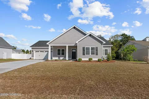 610 Alexis Dr, New Bern, NC 28562