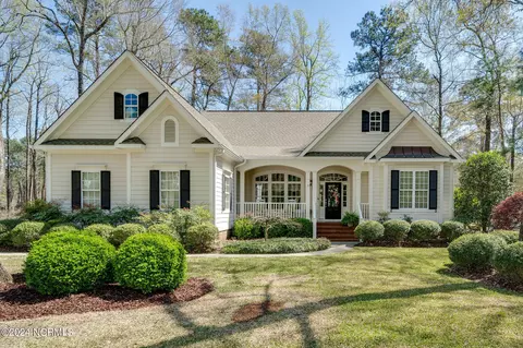 106 Legacy Oaks Dr, Wallace, NC 28466