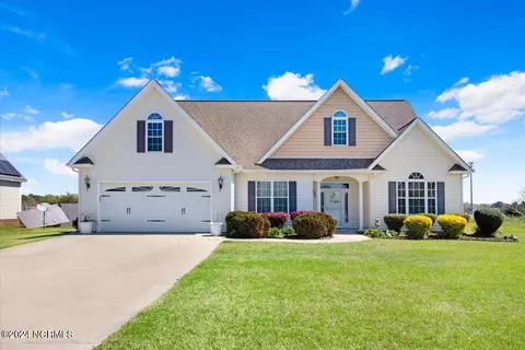 206 Glenn Laurel Dr, Pikeville, NC 27863