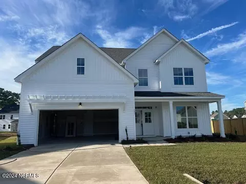 606 Larkspur Ln, Hubert, NC 28539