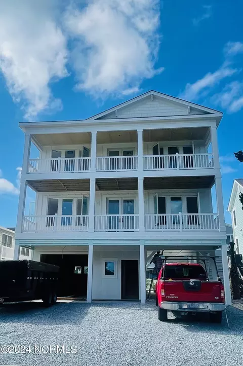 228 Lois Ave, Holden Beach, NC 28462