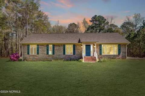 770 Bridal Creek Dr, Burgaw, NC 28425