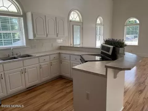 Kitchen - 2447 Whichards Beach Rd, Chocowinity, NC 27817 photo 2 of 3