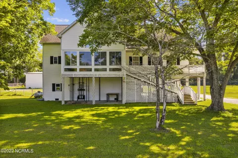 2447 Whichards Beach Rd, Chocowinity, NC 27817