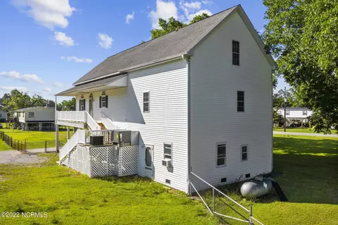 Exterior - 2447 Whichards Beach Rd, Chocowinity, NC 27817 photo 5 of 9