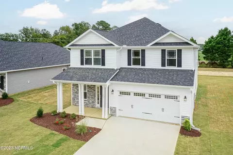 738 Greenwich Pl, Richlands, NC 28574