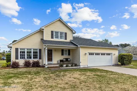 2104 Joslyn Dr, Morehead City, NC 28557