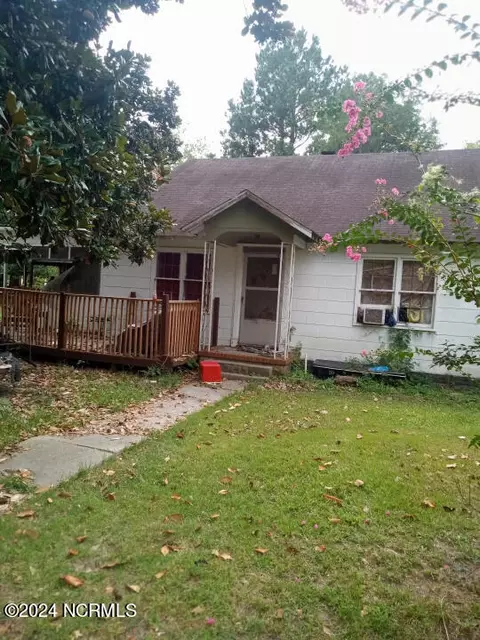 210 Renaldi St, Elizabethtown, NC 28337