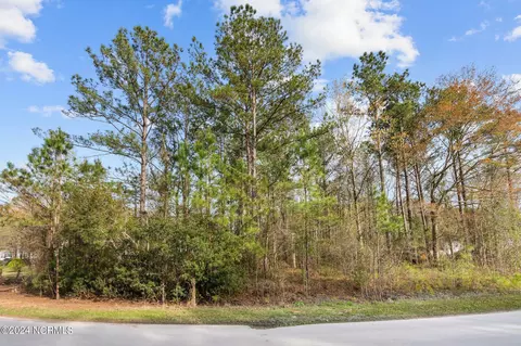 413 Stoneybrook Dr, Swansboro, NC 28584