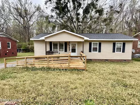 304 S Harrell St, Williamston, NC 27892