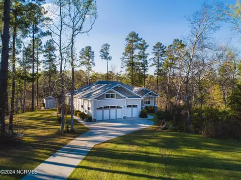 16 Needle Rush Ct, Minnesott Beach, NC 28510