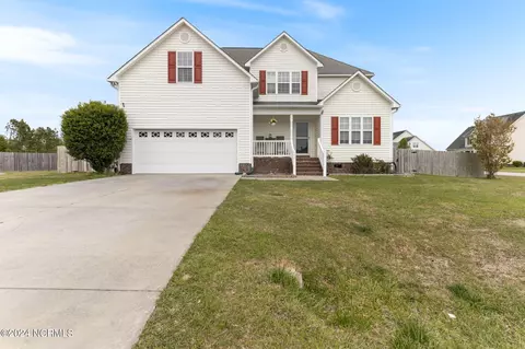 400 Rae Ct, Jacksonville, NC 28540