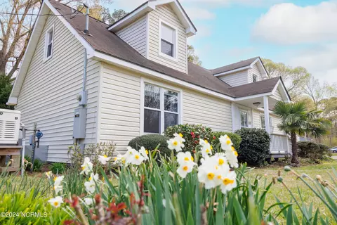 103 Rockfish St, Edenton, NC 27932